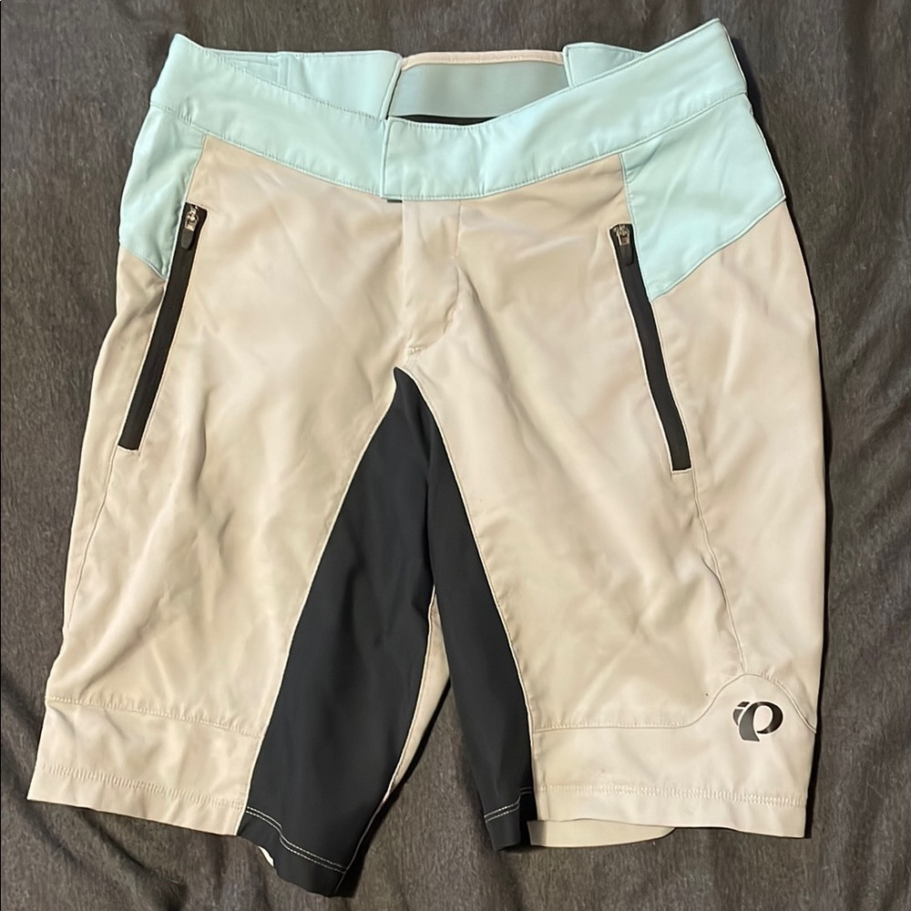 Woman’s Pearl Izumi MTB shorts